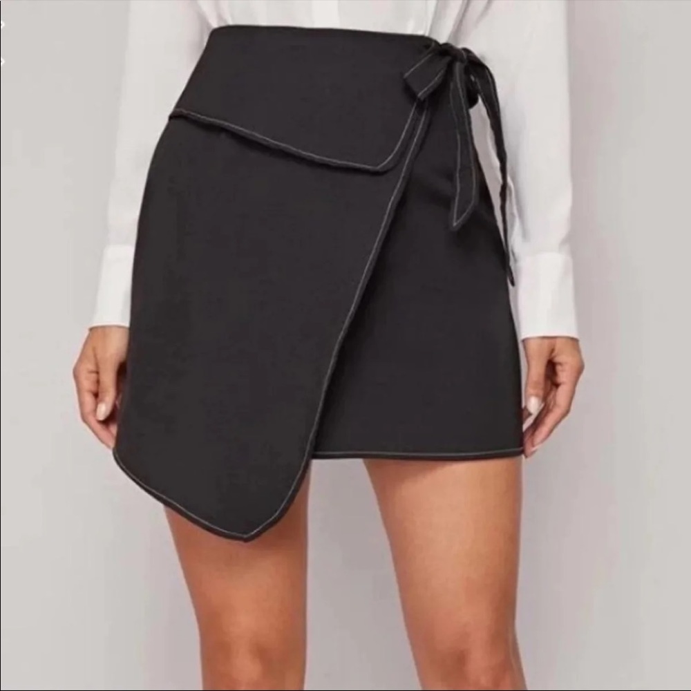 Contrast stitch fold over waist skirt